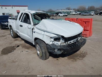 RAM DAKOTA 2011