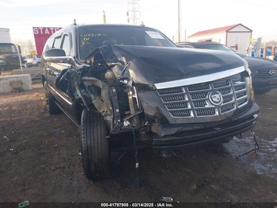 CADILLAC ESCALADE ESV 2011