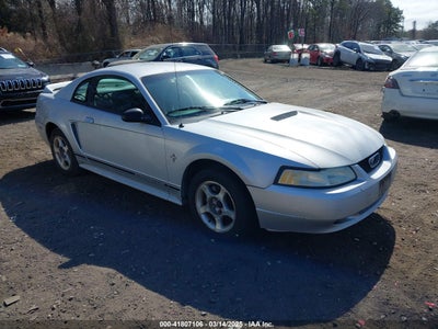FORD MUSTANG 2000