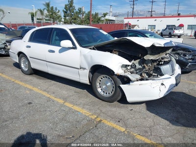 LINCOLN TOWN CAR 2001