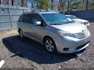 TOYOTA SIENNA 2017