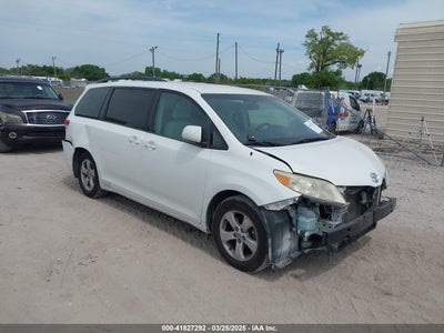 TOYOTA SIENNA 2014