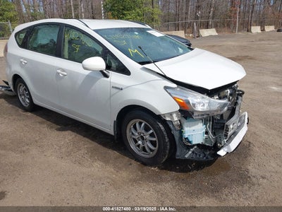 TOYOTA PRIUS V 2017