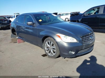 INFINITI M37 2013