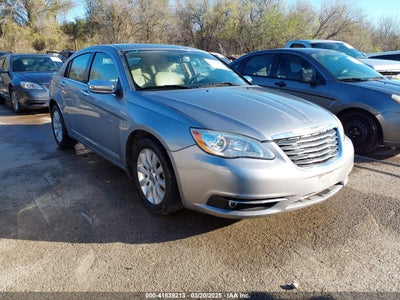 CHRYSLER 200 2013