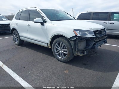 VOLKSWAGEN TOUAREG 2016