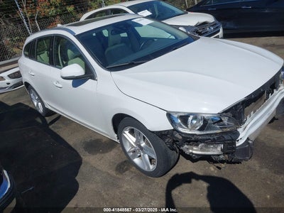 VOLVO V60 2015
