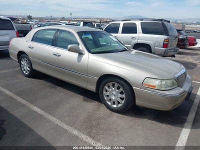 LINCOLN TOWN CAR 2009