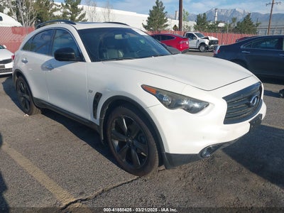 INFINITI QX70 2015