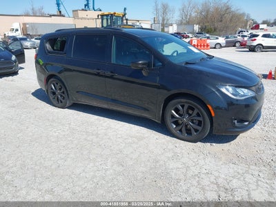 CHRYSLER PACIFICA 2019