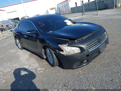 NISSAN MAXIMA 2010