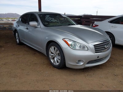 INFINITI M37 2011