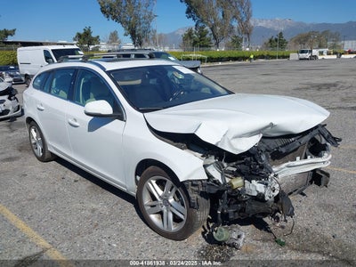 VOLVO V60 2015