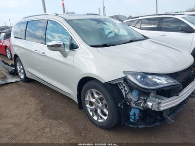 CHRYSLER PACIFICA 2017