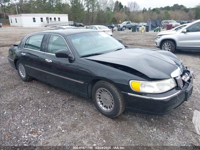 LINCOLN TOWN CAR 2001