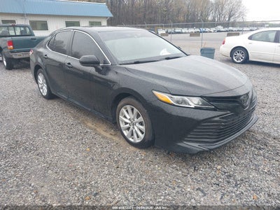 TOYOTA CAMRY 2020