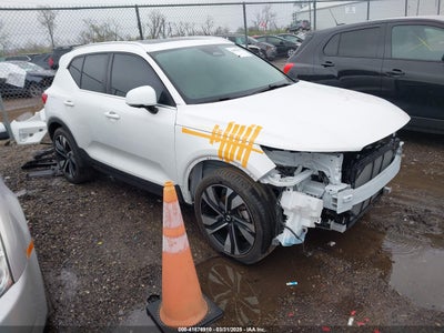 VOLVO XC40 2024