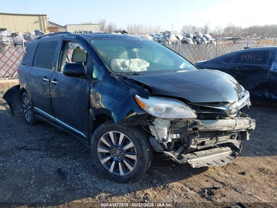TOYOTA SIENNA 2018