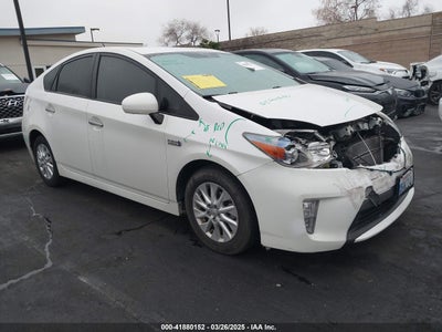 TOYOTA PRIUS PLUG-IN 2014