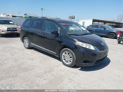 TOYOTA SIENNA 2013