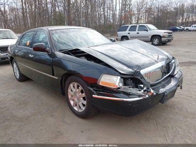 LINCOLN TOWN CAR 2009