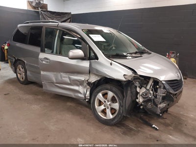 TOYOTA SIENNA 2014