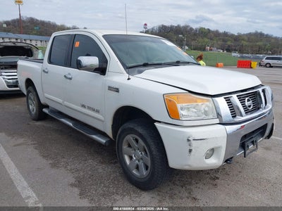 NISSAN TITAN 2011