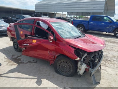 NISSAN VERSA 2015