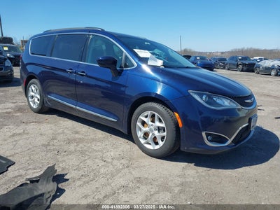 CHRYSLER PACIFICA 2017