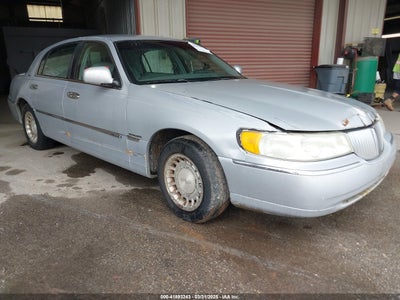 LINCOLN TOWN CAR 2002