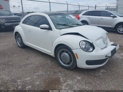 VOLKSWAGEN BEETLE 2013