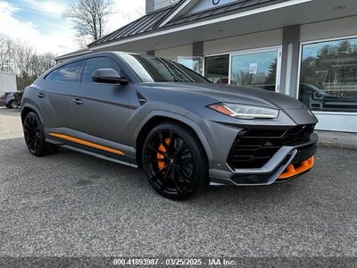 LAMBORGHINI URUS 2019