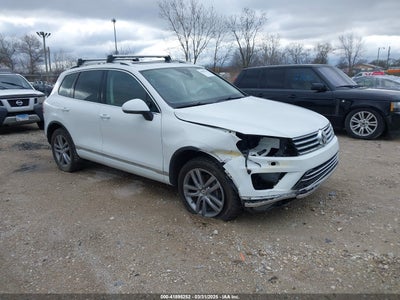 VOLKSWAGEN TOUAREG 2016