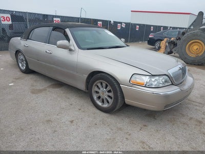 LINCOLN TOWN CAR 2003