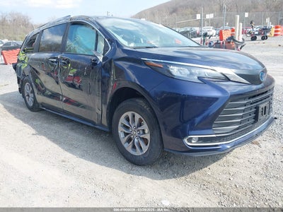 TOYOTA SIENNA 2024