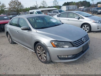 VOLKSWAGEN PASSAT 2013