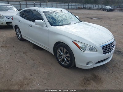 INFINITI M37 2013