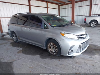TOYOTA SIENNA 2018