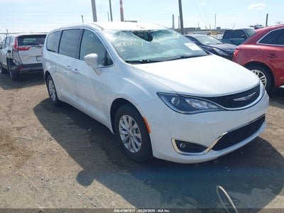CHRYSLER PACIFICA 2018