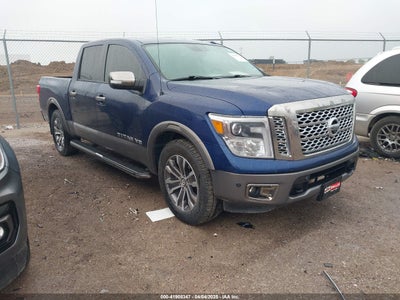 NISSAN TITAN 2019