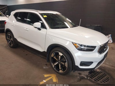 VOLVO XC40 2019