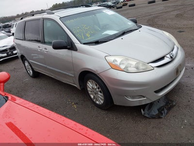 TOYOTA SIENNA 2008