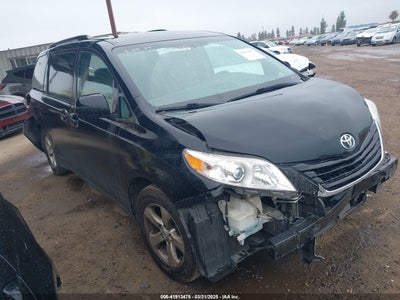 TOYOTA SIENNA 2015