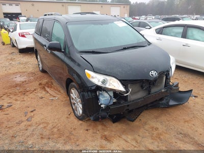 TOYOTA SIENNA 2012