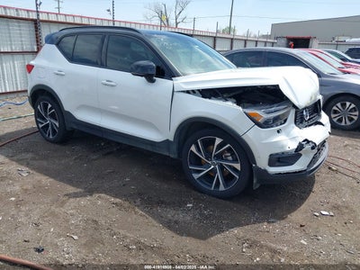 VOLVO XC40 2019