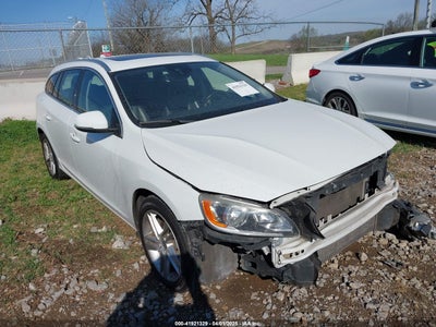 VOLVO V60 2015