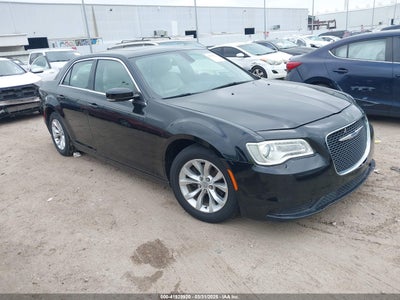 CHRYSLER 300 2015
