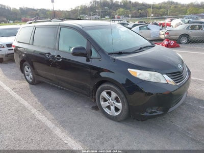 TOYOTA SIENNA 2011