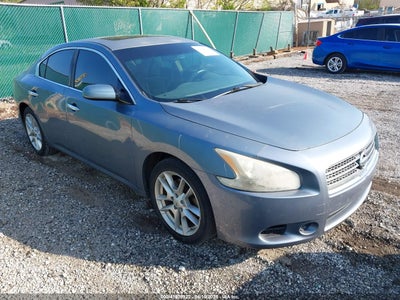 NISSAN MAXIMA 2010