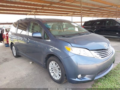 TOYOTA SIENNA 2015